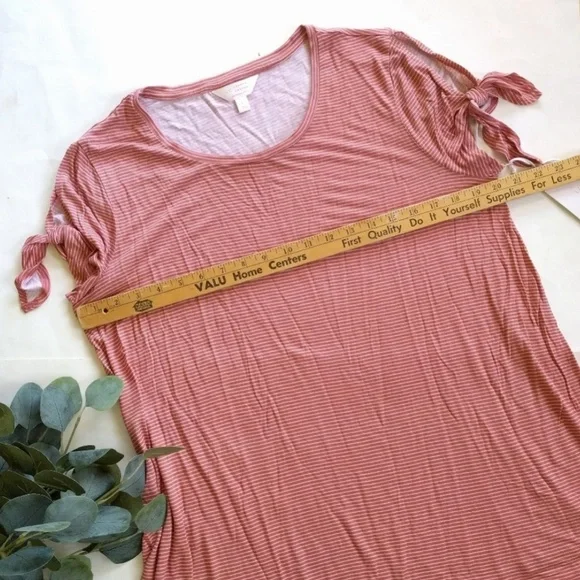 LC LAUREN CONRAD slit knot sleeve maternity tee - Picture 6 of 8